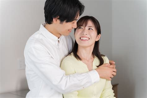 付き合っ て から ハグ まで|付き合ってからハグまでの理想的な期間は？自然な流 .